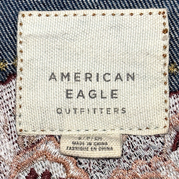 American Eagle Floral Embroidered Denim Jacket Medium Wash Small - Picture 4 of 7